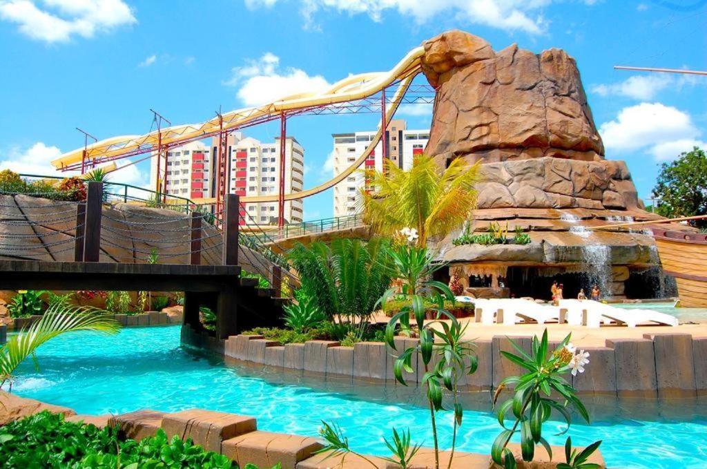 Piazza Diroma - Cortesia Park Diroma, Splash E Slide カルダス・ノバス エクステリア 写真