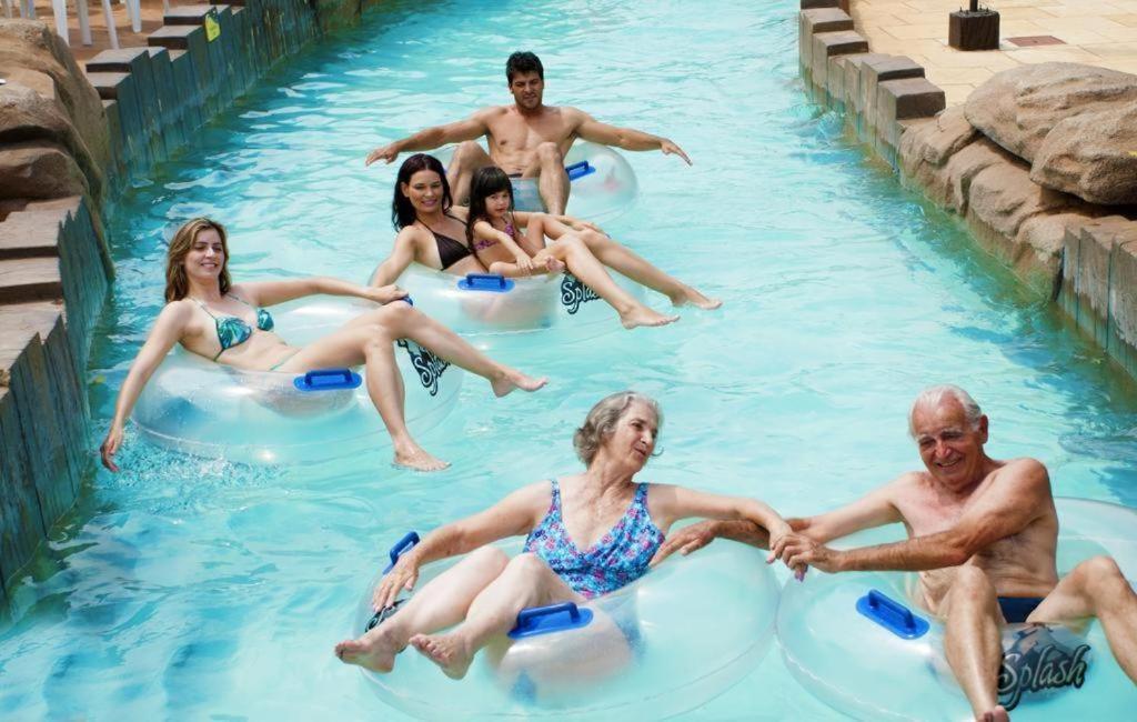 Piazza Diroma - Cortesia Park Diroma, Splash E Slide カルダス・ノバス エクステリア 写真