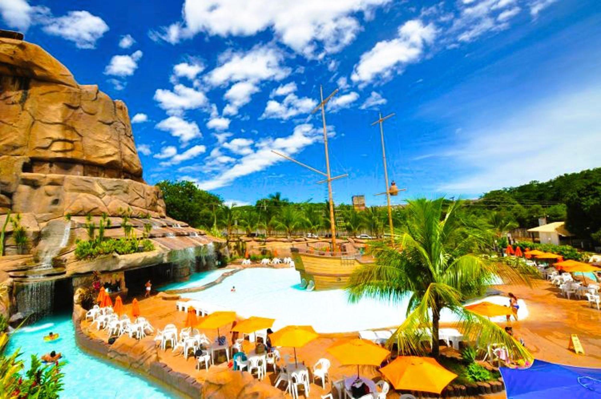Piazza Diroma - Cortesia Park Diroma, Splash E Slide カルダス・ノバス エクステリア 写真